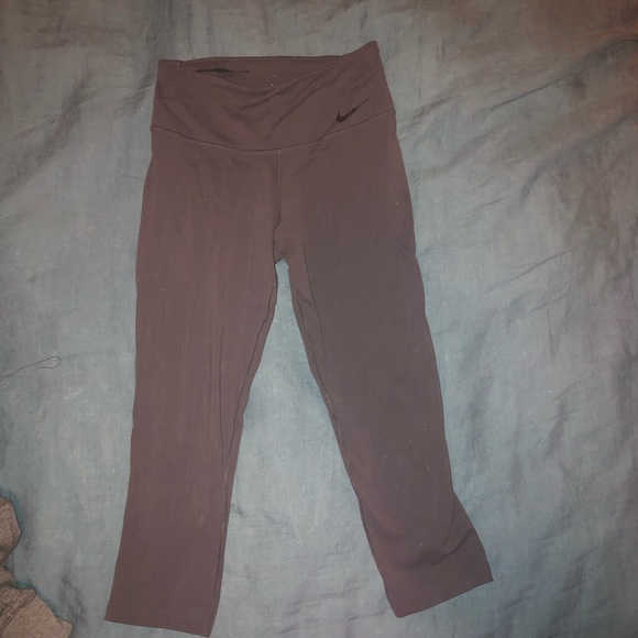 Nike Pants - Nike Crop Leggings Nike Pants - Nike Crop Leggings